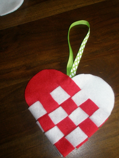 Swedish heart ornament, made with felt